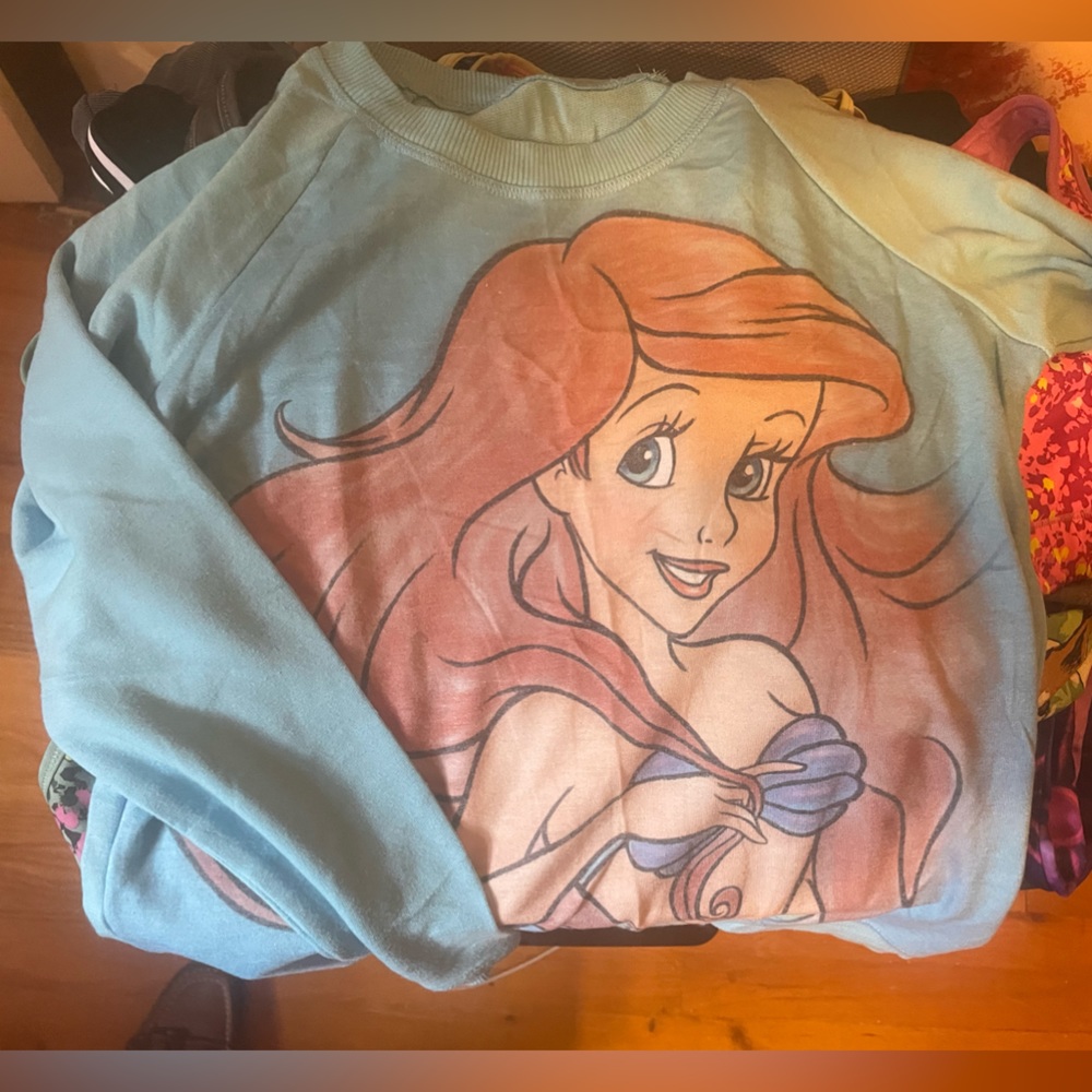 Little Mermaid Disney Small short sleeve women’s t-shirt and light sweatshirt